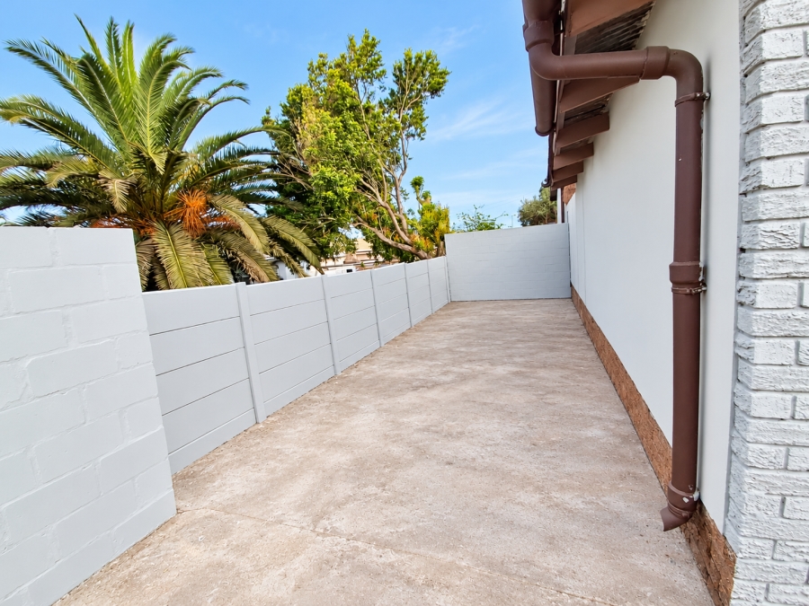 To Let 1 Bedroom Property for Rent in Vredenburg Western Cape